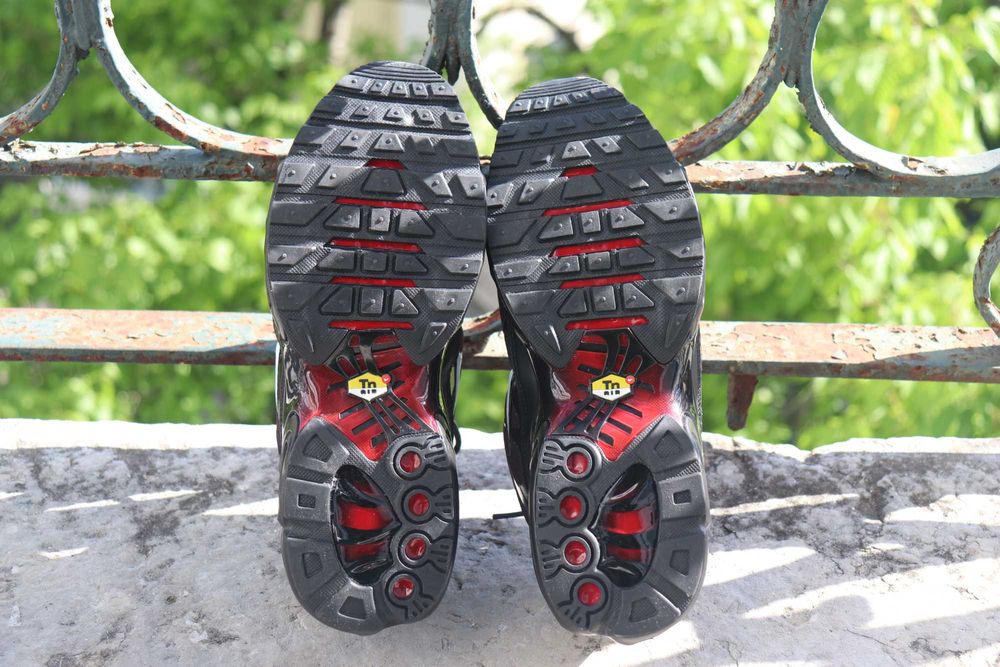 Nike Air Max Tn Plus Pretos e Vermelhos, 42 Homem