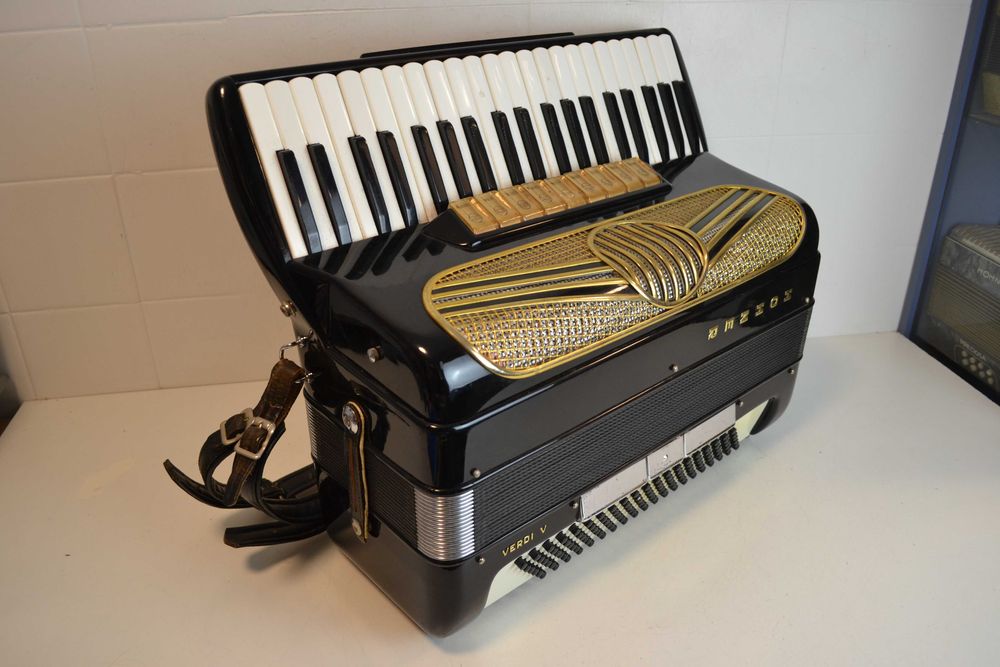 Acordeao hohner Verdi VN 4 Voz, N .437