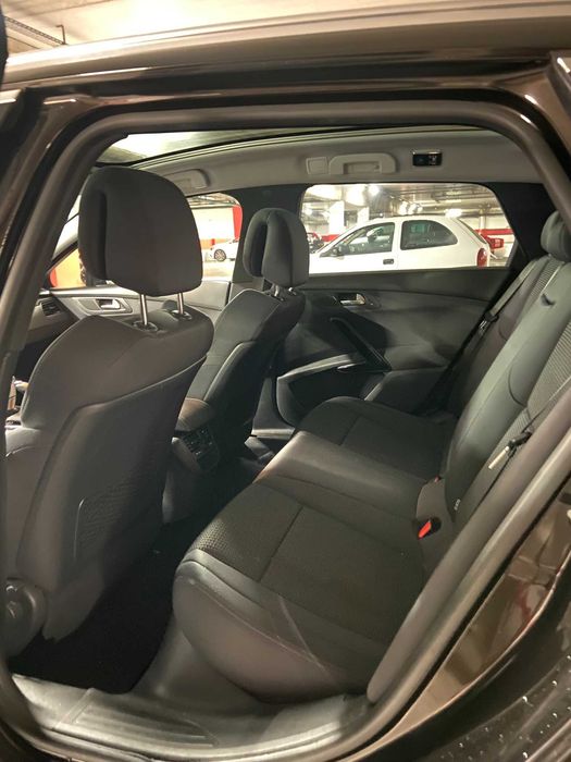 Peugeot 508 SW 2012