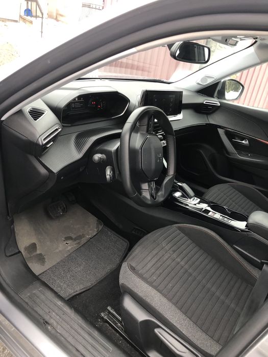 Продаж електроавтомобіля  пежо 2008 від власника