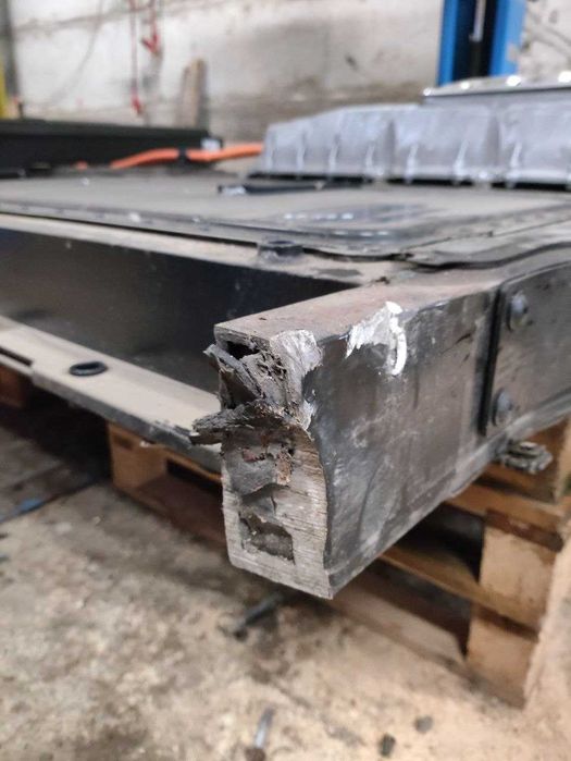 Porsche Taycan Turbo S 2021 – akumulator 93 kWh, 129 Ah (5 000 mil)