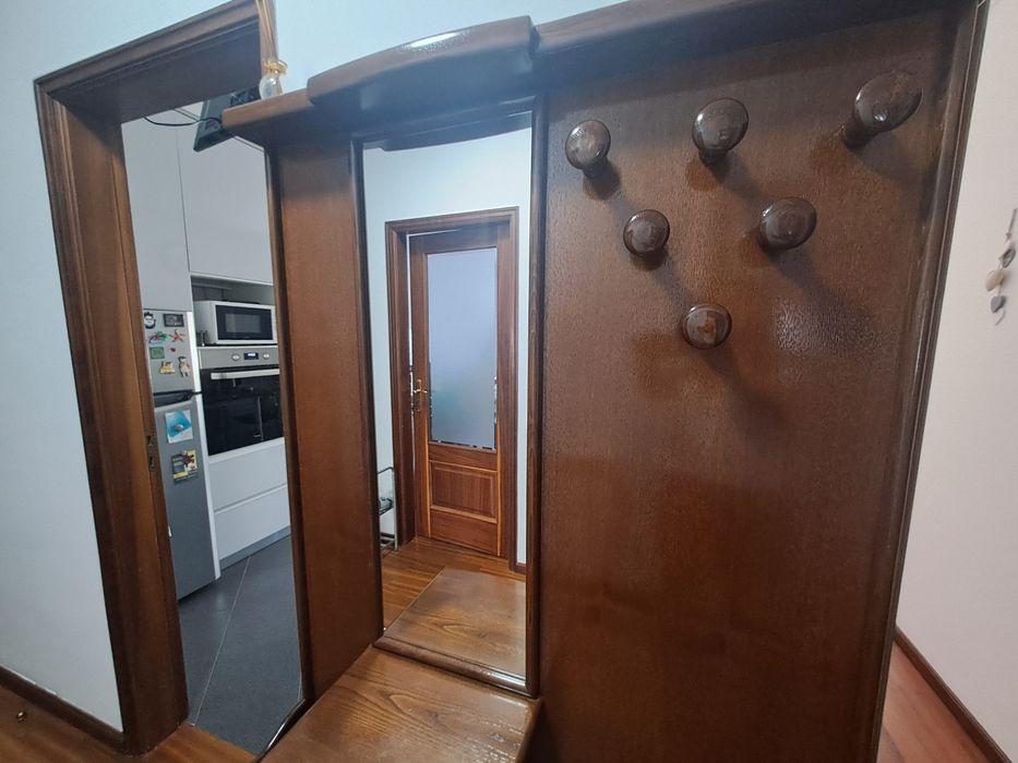 Móvel entrada com espelho e bengaleiro