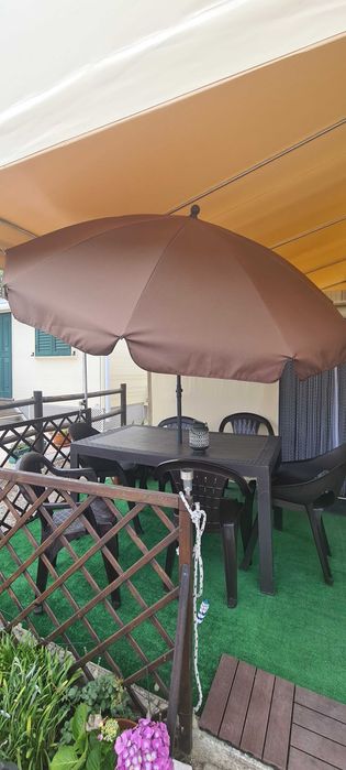 Chapéu de sol castanho para exterior