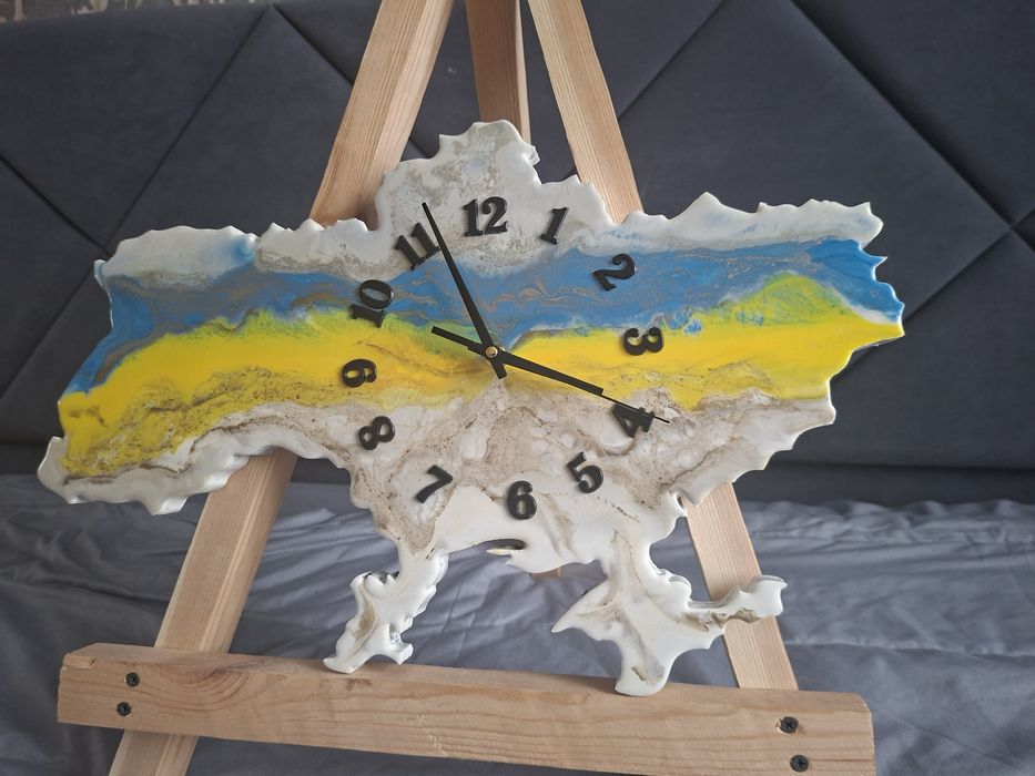 Годинники з епоскидної смоли. Ручна робота