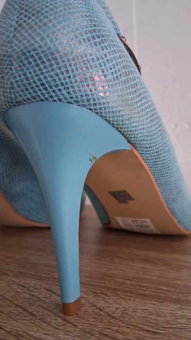 Buty na obcasie 38