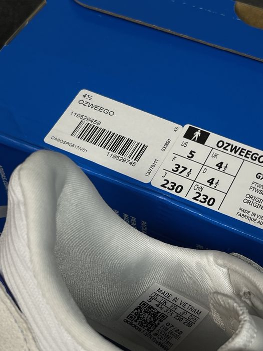 Оригінальні кросівки adidas  ozweego gx9891