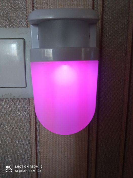 Нічник різнокольоровий