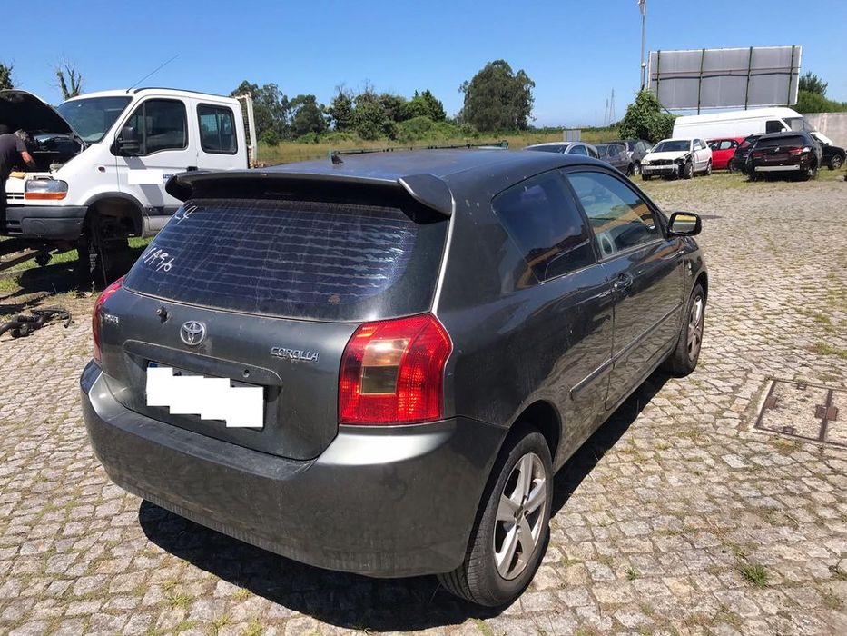 Toyota Corolla E12 2.0 D-4D 3P 2002 - Para Peças