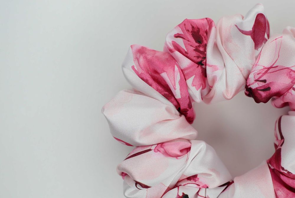 gumka do włosów scrunchie MIDI satynowa frotka