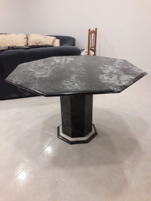Mesa em pedra de mármore octogonal