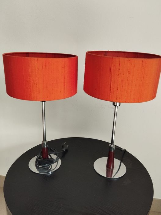 Candeeiros de Mesa pequenos em metal com abajur laranja