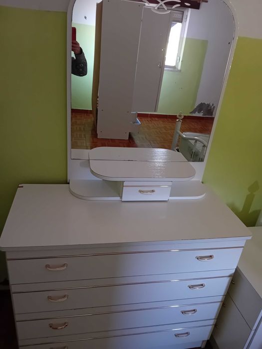 Vendo mobilia quarto quase completo