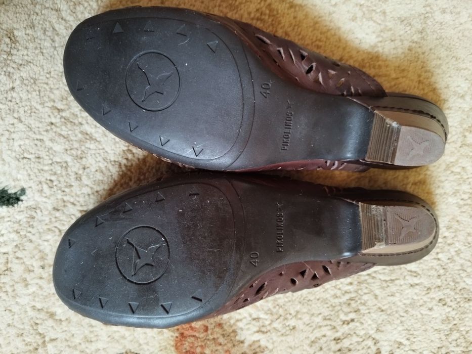 Жіночі шкіряні сабо, шльопанці Pikolinos clarks