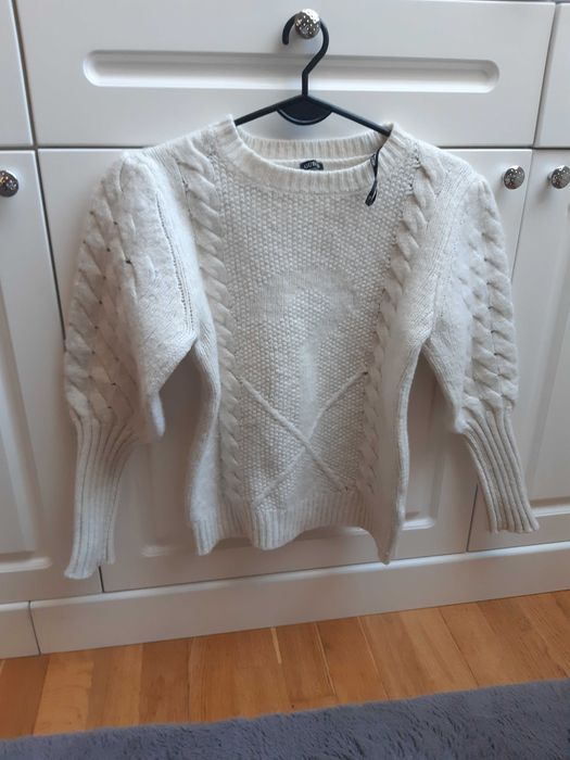 Sweterek Guessa bufiaste rękawy S