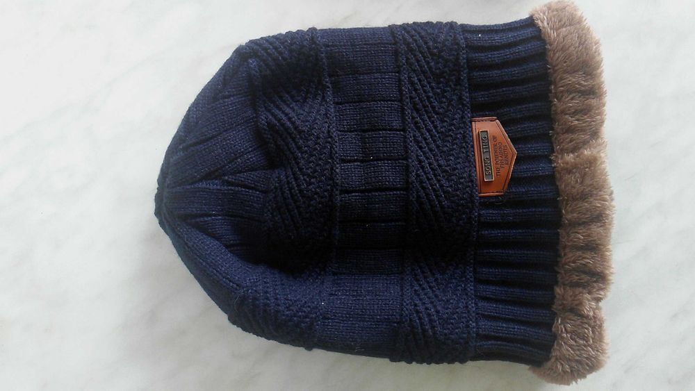 Шапка зимняя,шапка утеплённая.