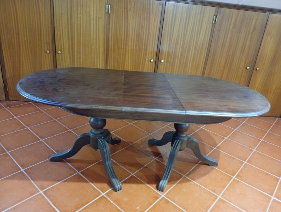 Mesa de sala extencivel mais 6 cadeiras