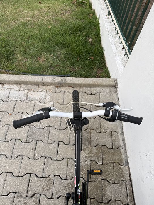 Bicicleta B’TWIN Roda 20 x 1,95
