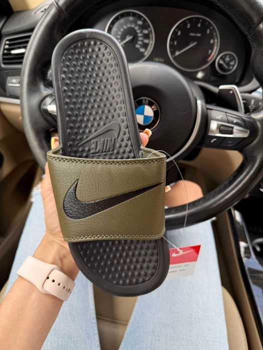 Мужские шлепанцы Nike Black White Khaki шлепки тапки чоловічі шльопанці найк шльопки