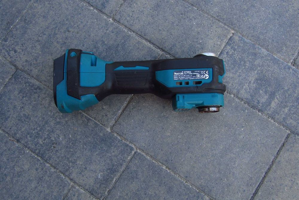 Multitool multi master MAKITA DTM 52 szlifierka 18v