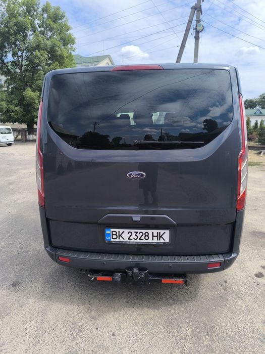 Авто продаж Форд  Кустом