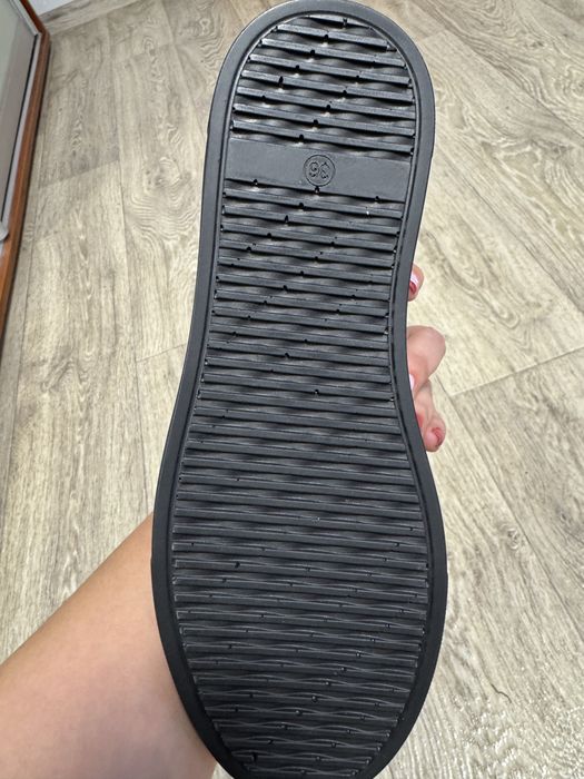 Кросівки шкіряні