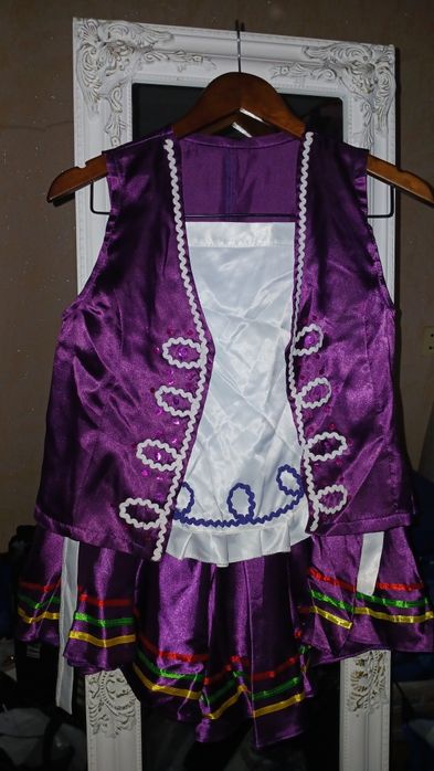 Костюми для танцювальних або вокальних колективів