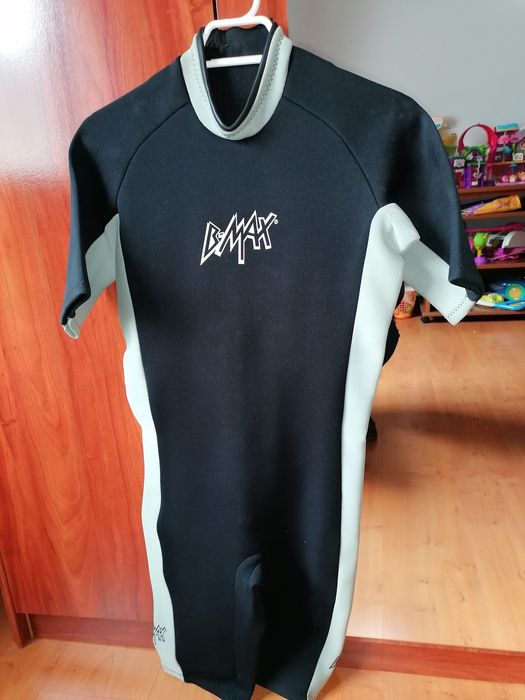 Fato skimming board