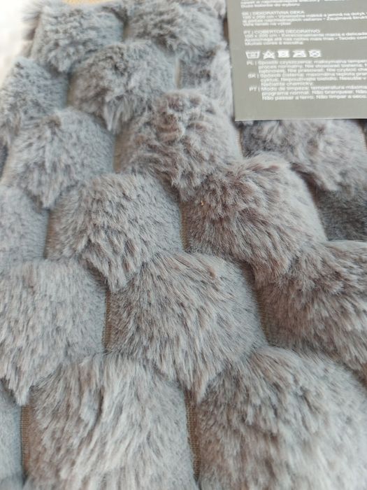 Koc smukee ciemno szary