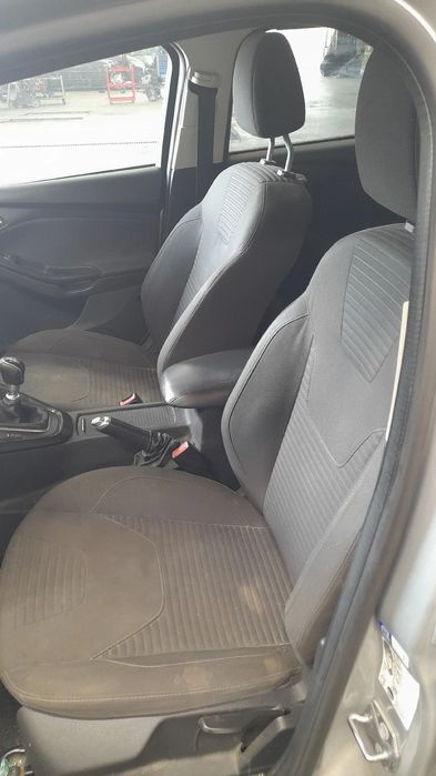 Conjunto Bancos FORD Focus III Carrinha