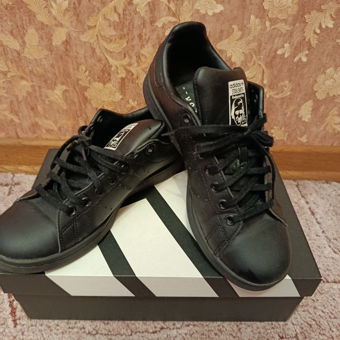 Шкіряні кросівки Adidas для хлопчика, р 39 (по устілці 25 см) відмінний стан