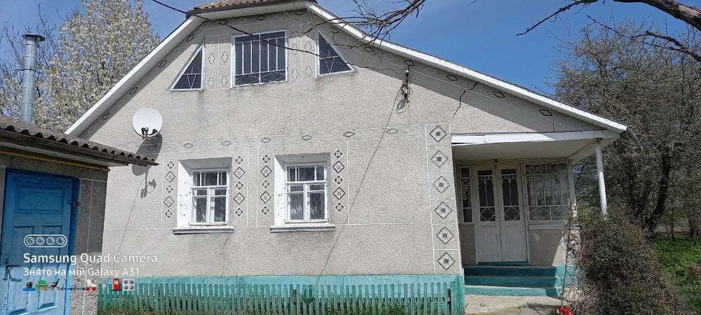 Продається будинок з газом в будинку та вода в дворі Н