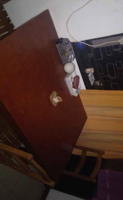 Mesa madeira maciça + 4 cadeiras