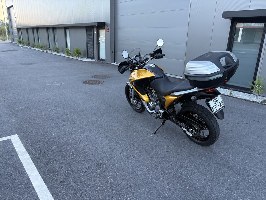 Honda Transalp 700 ( só 26100 km )  Versão exclusiva