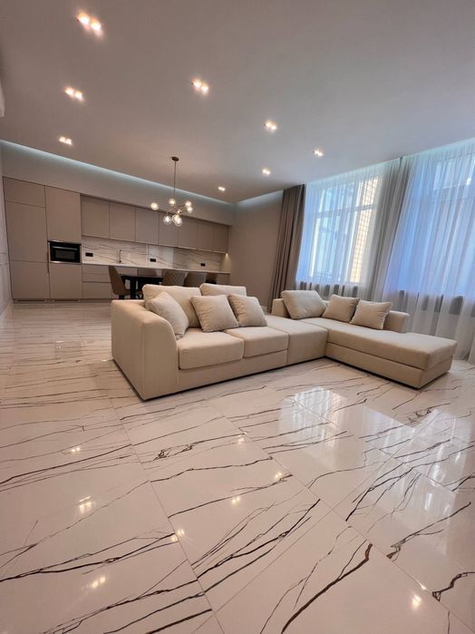 Сдам в аренду элитную 3-к квартиру ЖК Comfort City секция Lux