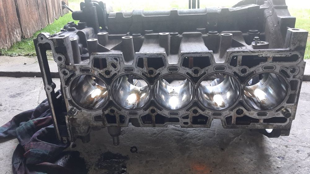 Blok silnika 3.5 benzyna  Hammer h3.  Chevrolet Orlando