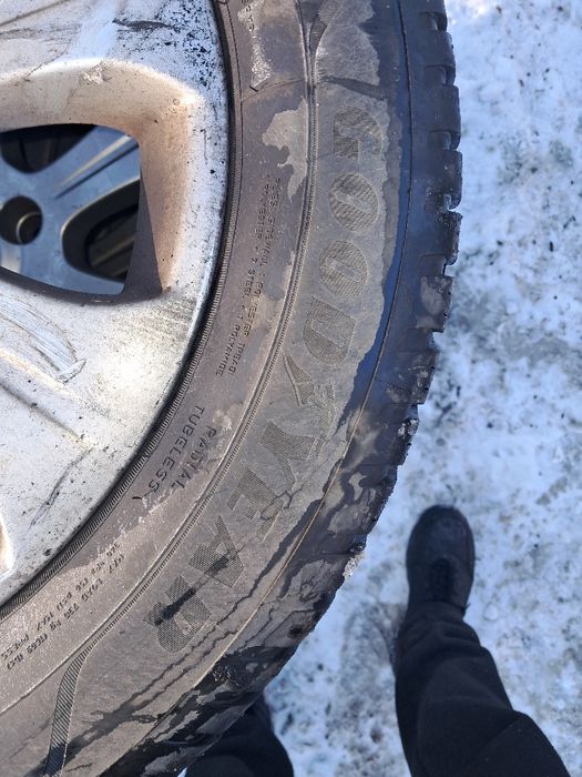 Opony zimowe 215/55/16 z felgami opel