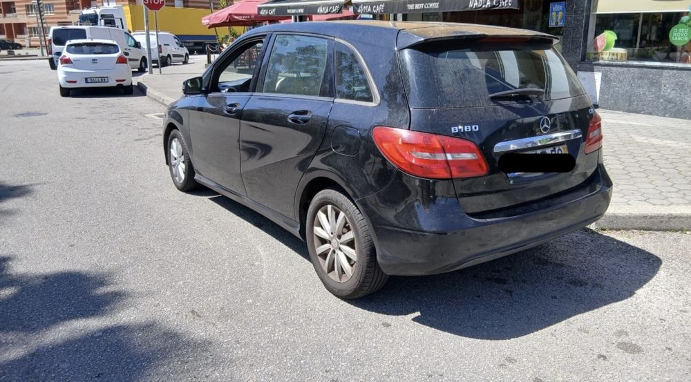 Mercedes benz b180