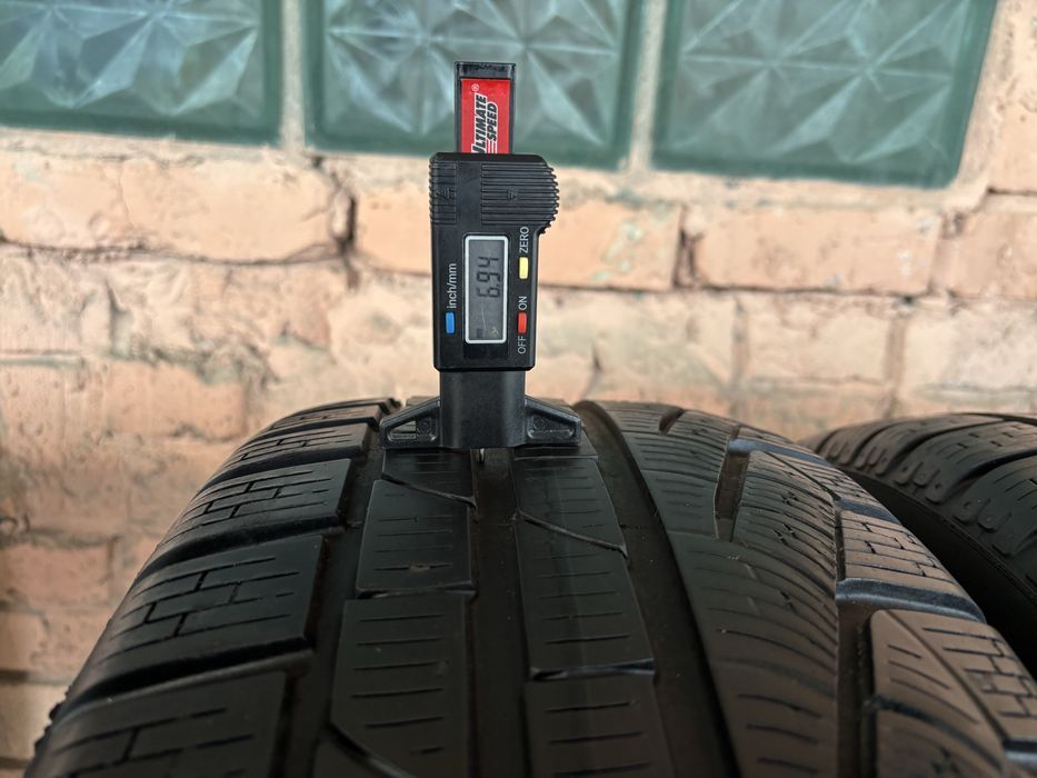 Комплект зимових шин 235/55R18 Pirelli