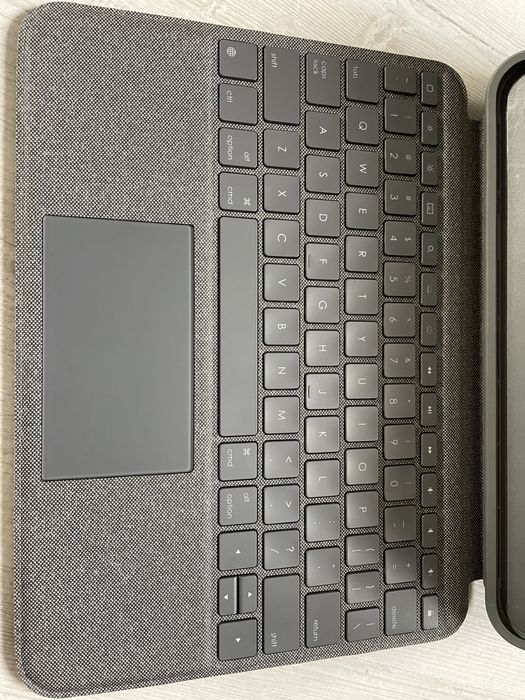 Обкладинка-клавіатура Logitech Combo Touch Keyboard Case for iPad Pro