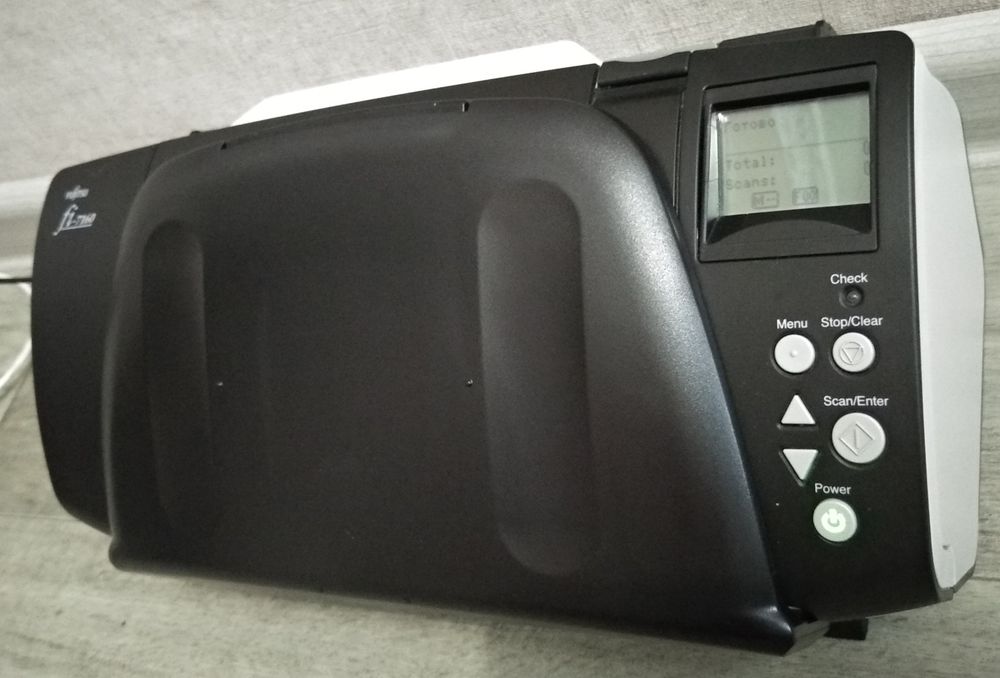 Сканер Fujitsu fi-7160