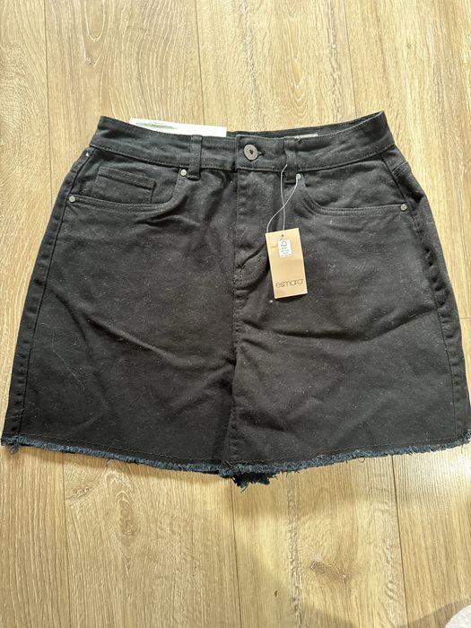 Krotkie spodenki Esmera