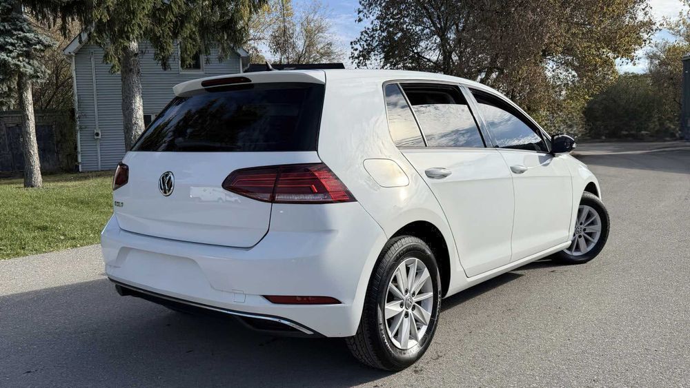 Volkswagen Golf      2019
