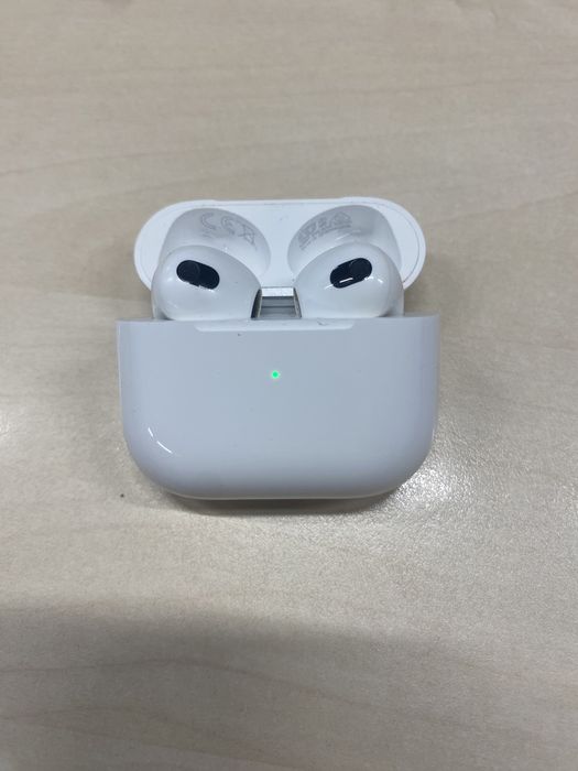 Б/у Airpods 3 with lightining charging case