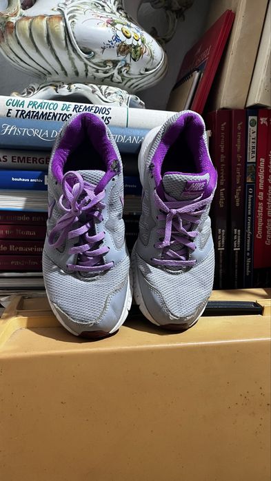 tenis nike roxos