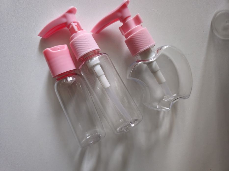 набір ємностей для косметики у поїздки