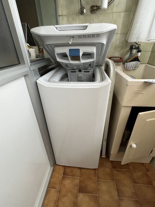 Máquina de Lavar Roupa Candy Smart Touch 8kg 1200rpm – Excelente Estado