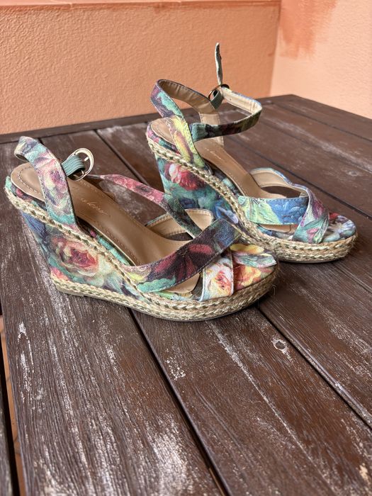 Sapatos plataforma multicoloridos