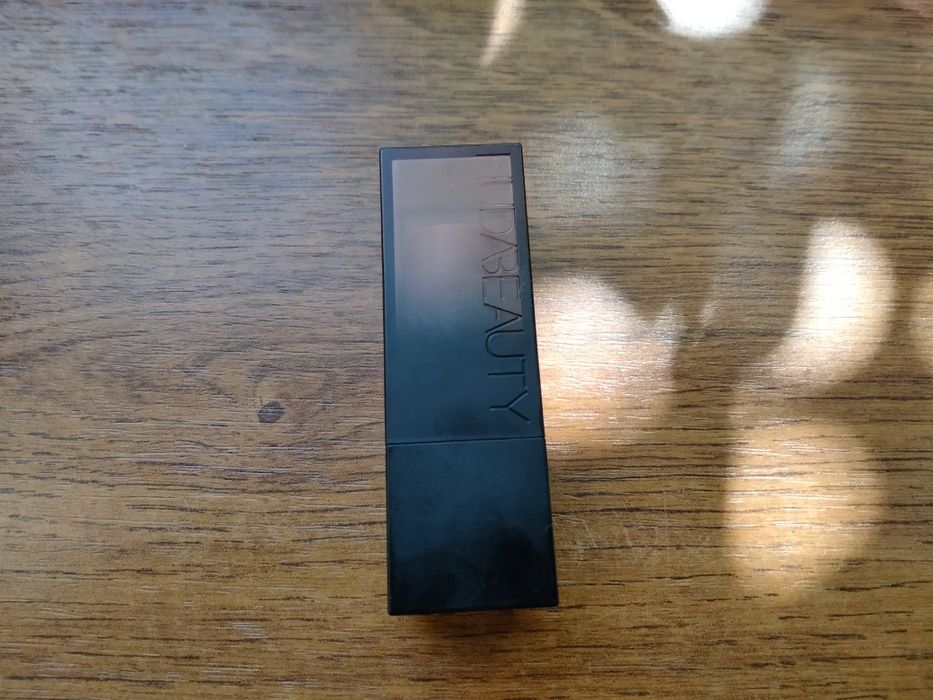 Huda Beauty power bullet cream glow Buttercup