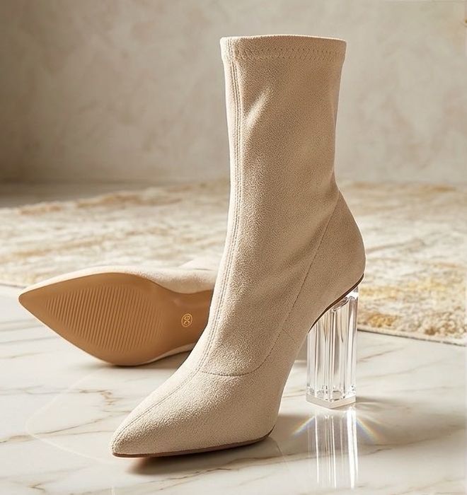Botas creme com salto transparente - Super giras