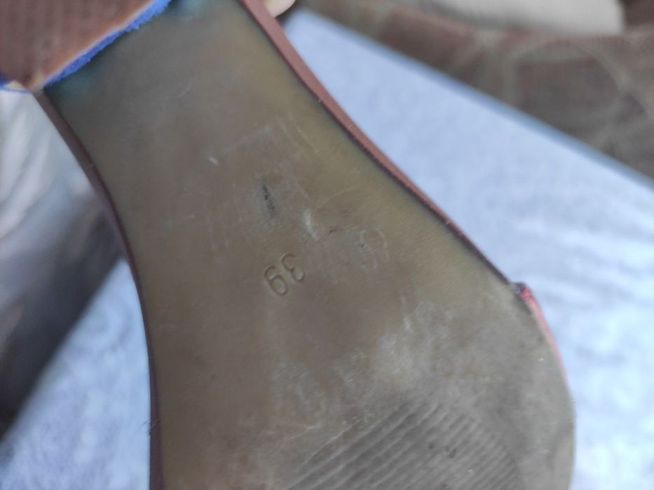 Босоніжки жіночі